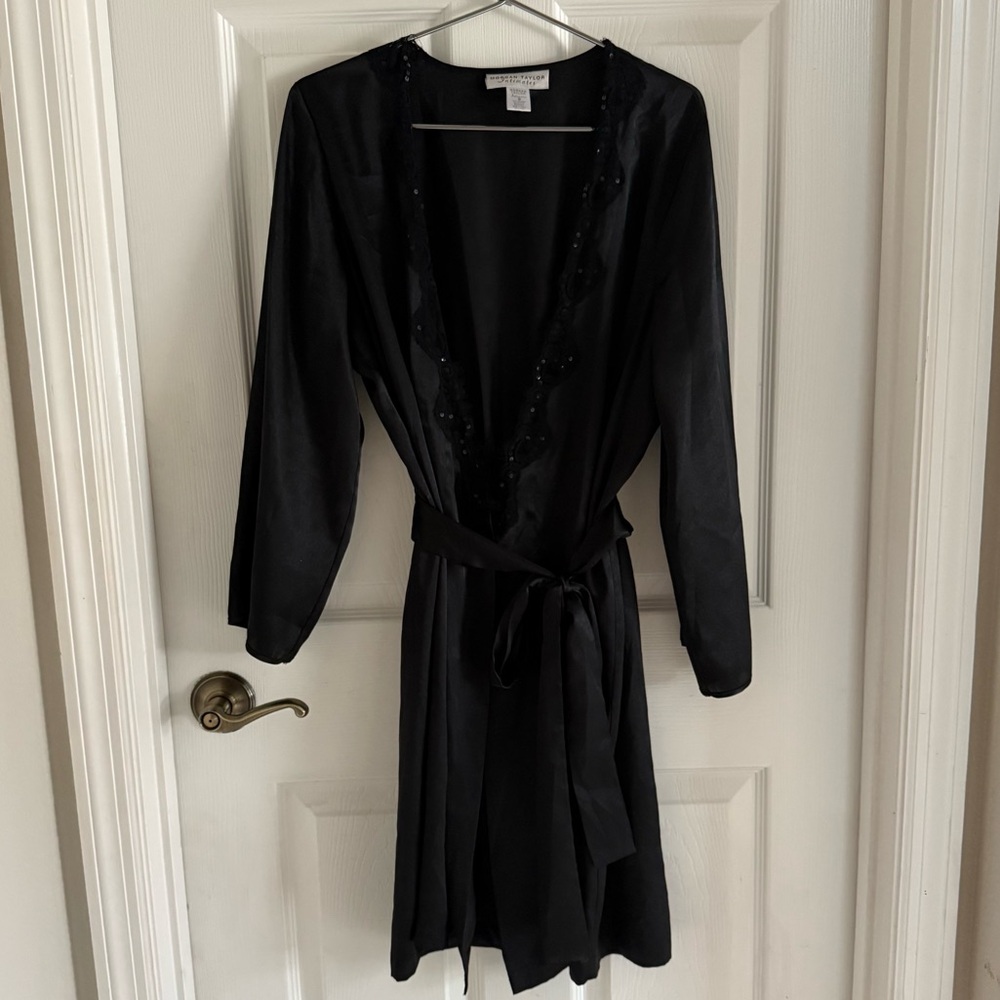 Vintage Black Satin & Lace Robe - Picture 2 of 5